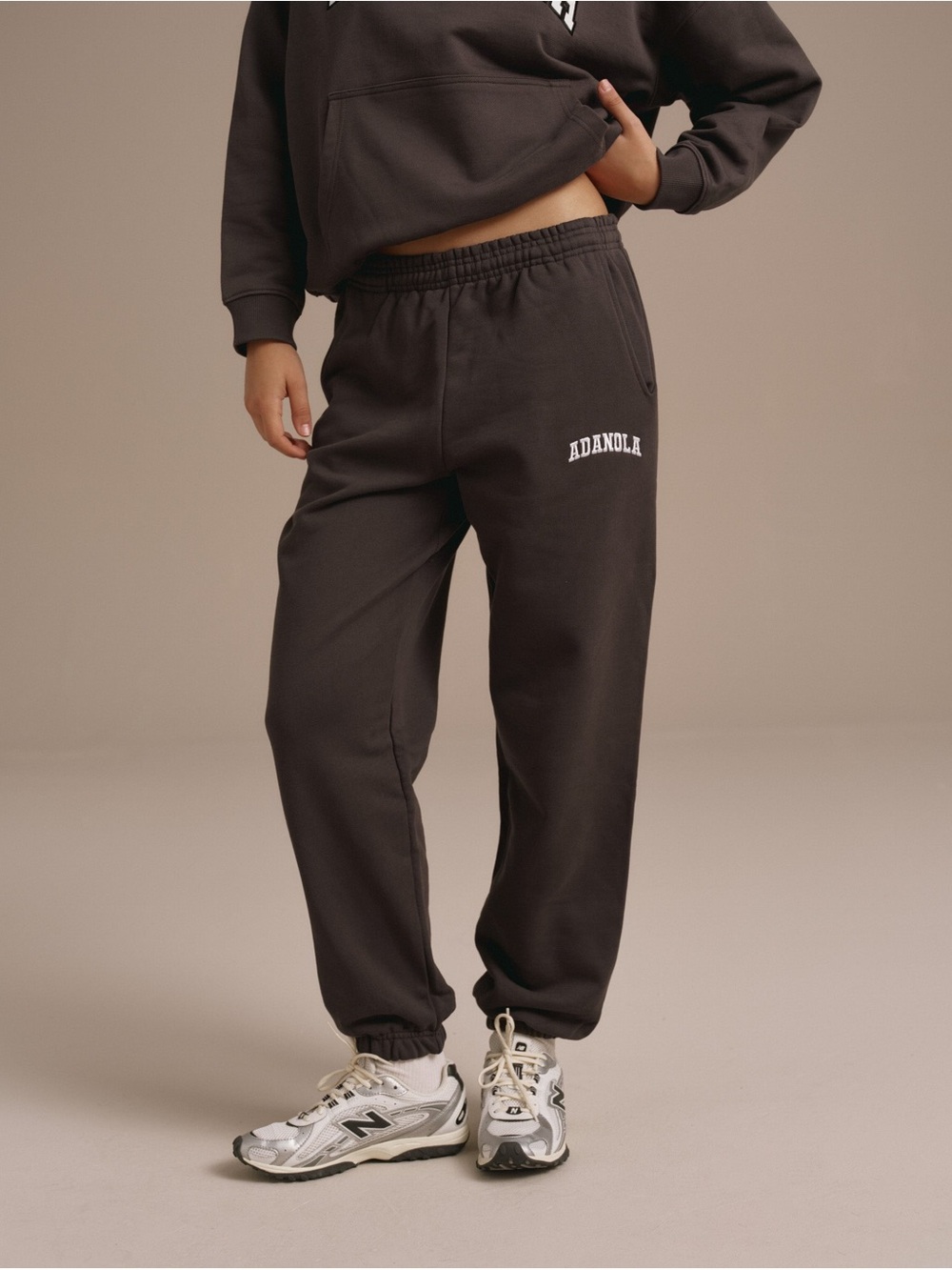 Adanola coffee bean Varsity Sweatpants NWOT